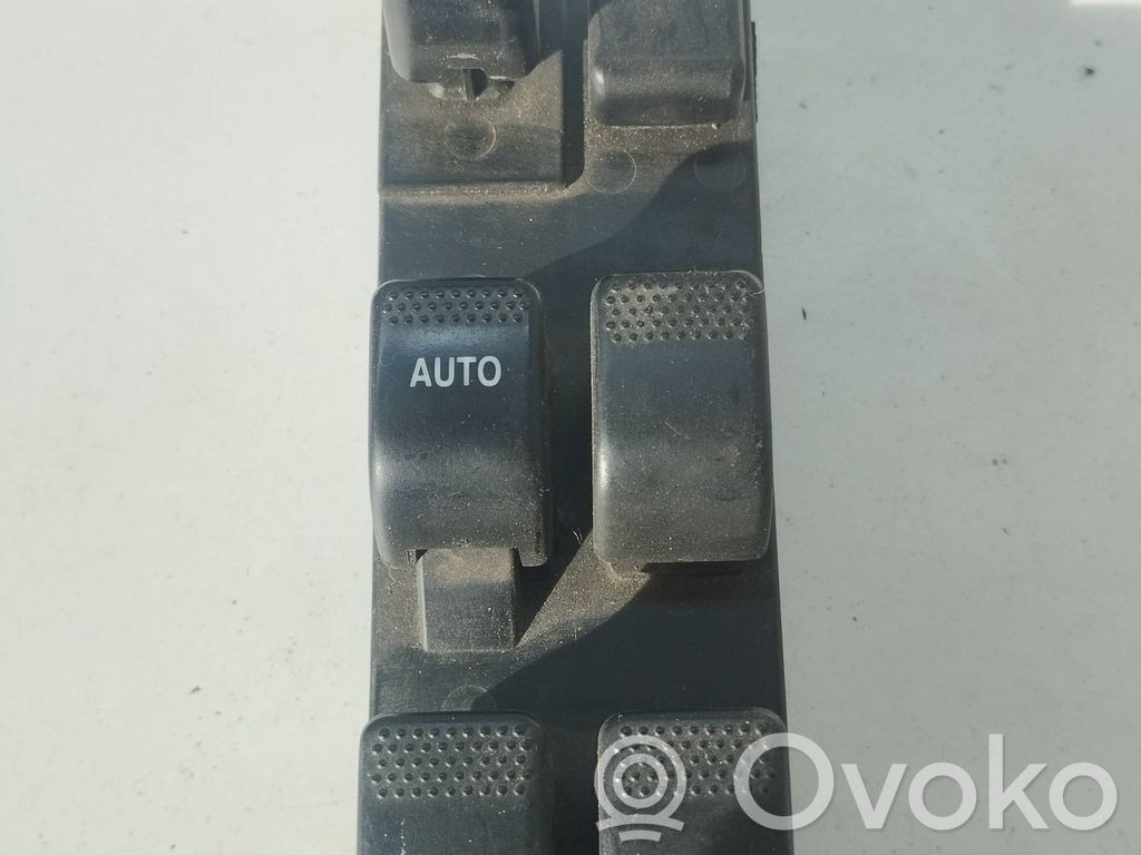 Subaru Legacy Electric window control switch 