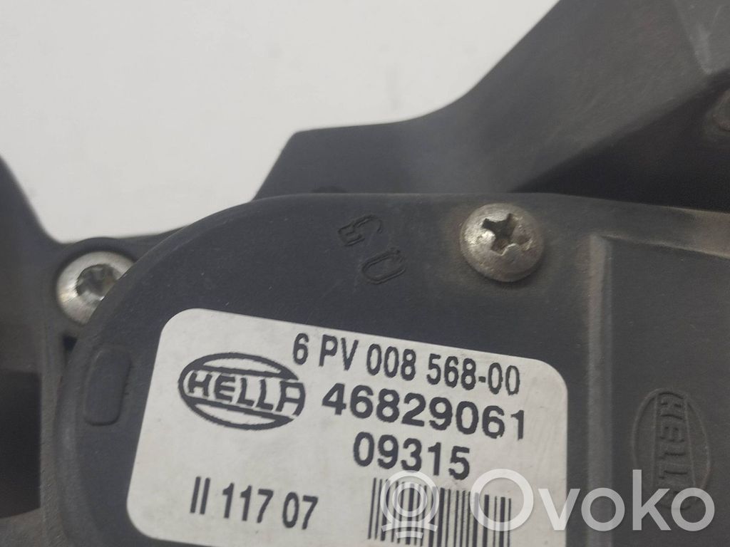 Fiat Punto (188) Pedał gazu / przyspieszenia 
