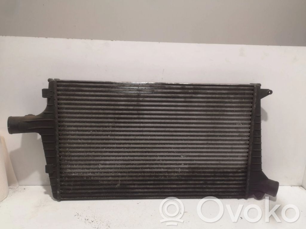 Audi A4 S4 B5 8D Interkūlerio radiatorius 