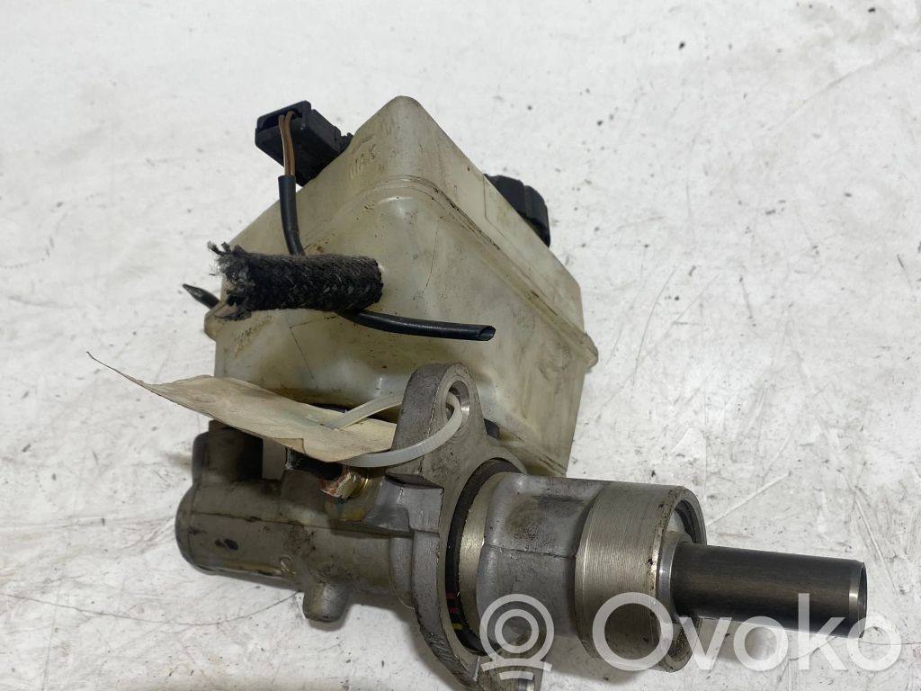 Mercedes-Benz E W210 Master brake cylinder 
