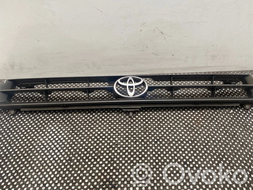 Toyota Camry Maskownica / Grill / Atrapa górna chłodnicy 