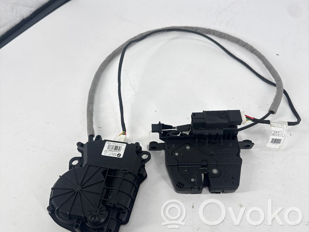BMW 5 F10 F11 Siłownik zamka tylnej klapy bagażnika 