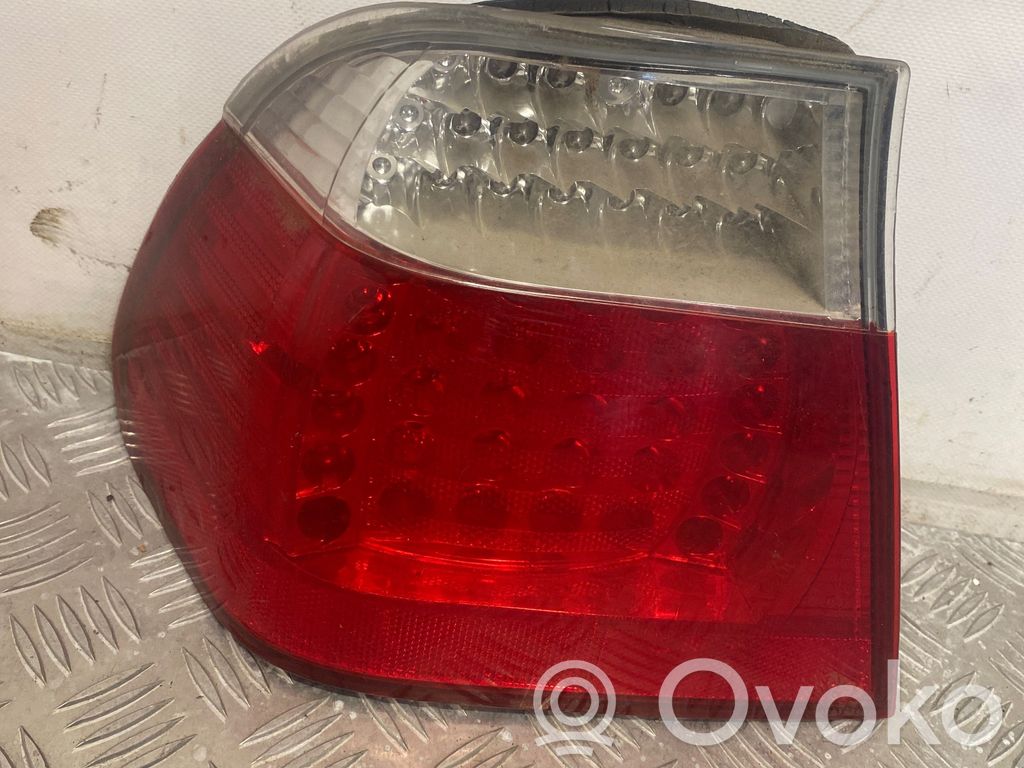 BMW 3 E46 Tailgate rear/tail lights 