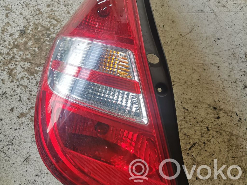 Hyundai i30 Aizmugurējais lukturis virsbūvē 