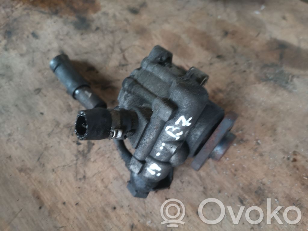 Audi A4 S4 B7 8E 8H Power steering pump 