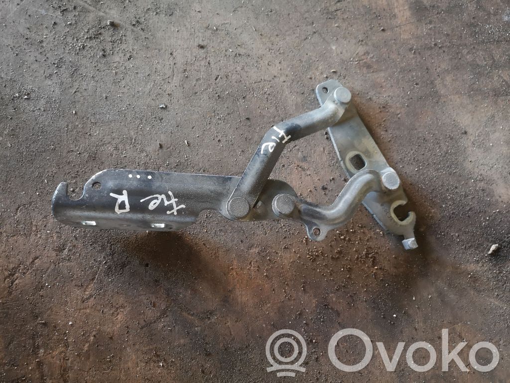 Ford Fiesta Zawiasy pokrywy / maski silnika 