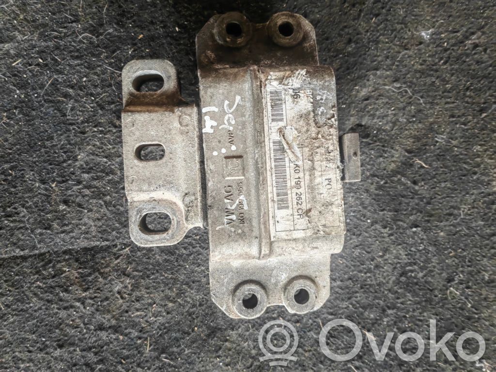 Volkswagen Scirocco Engine mount bracket 
