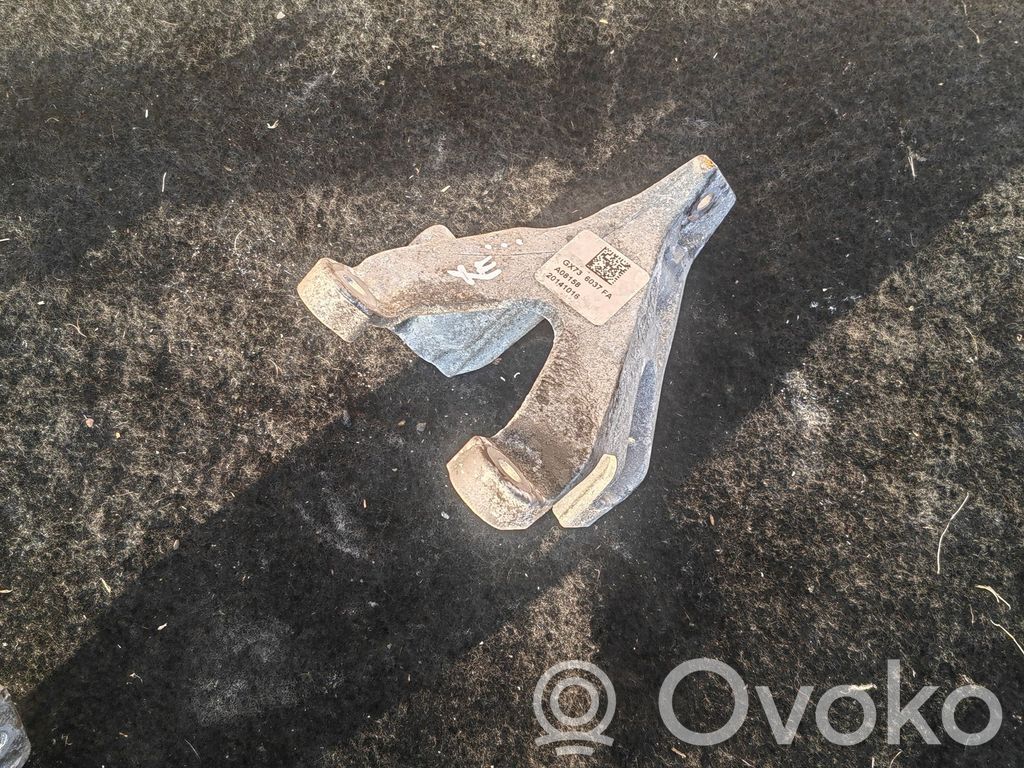 Jaguar XE Engine mounting bracket 