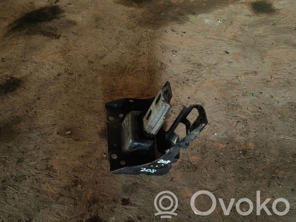 Peugeot 208 I Engine mount bracket 