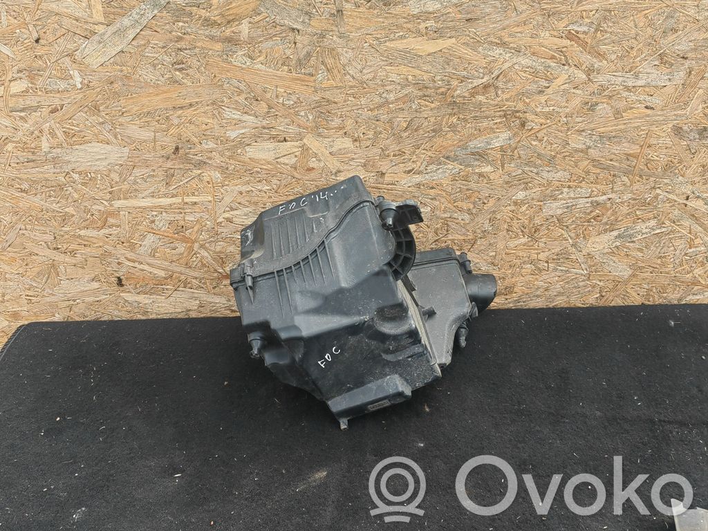 Ford Focus Air filter box 