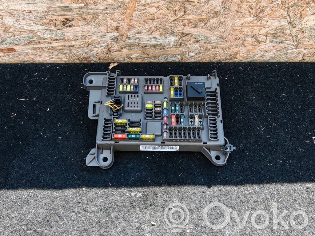 BMW X5 E70 Fuse module 