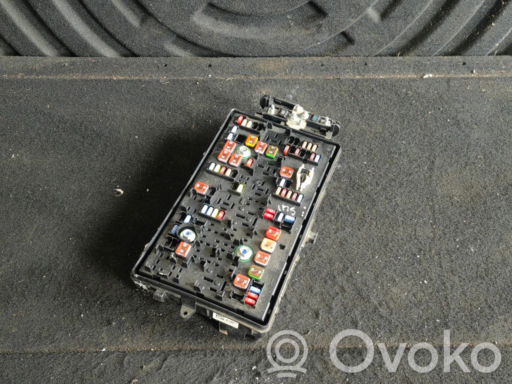 Opel Insignia A Fuse module 