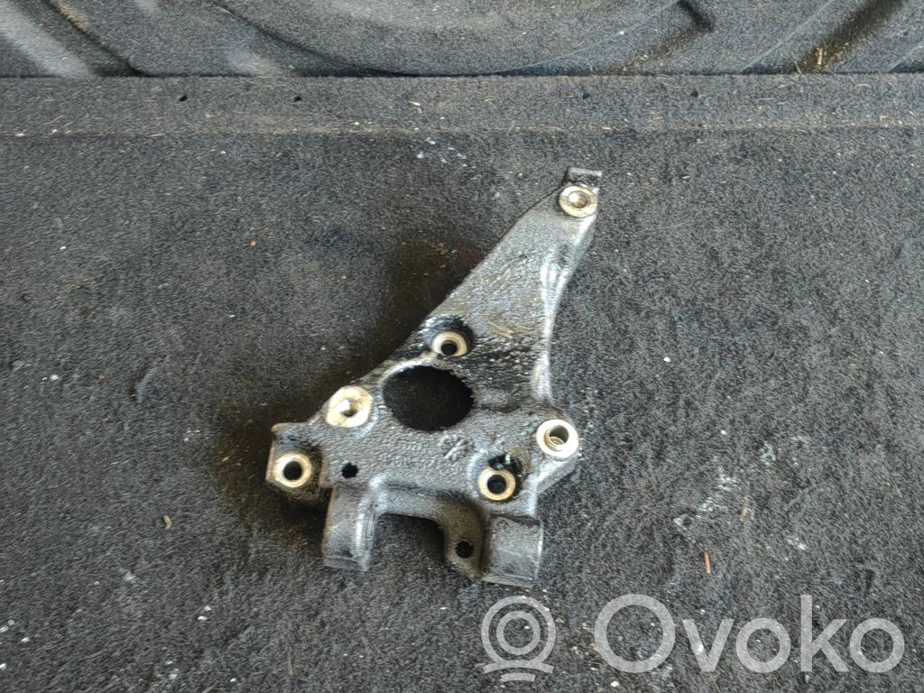 Citroen DS4 A/C compressor mount bracket 