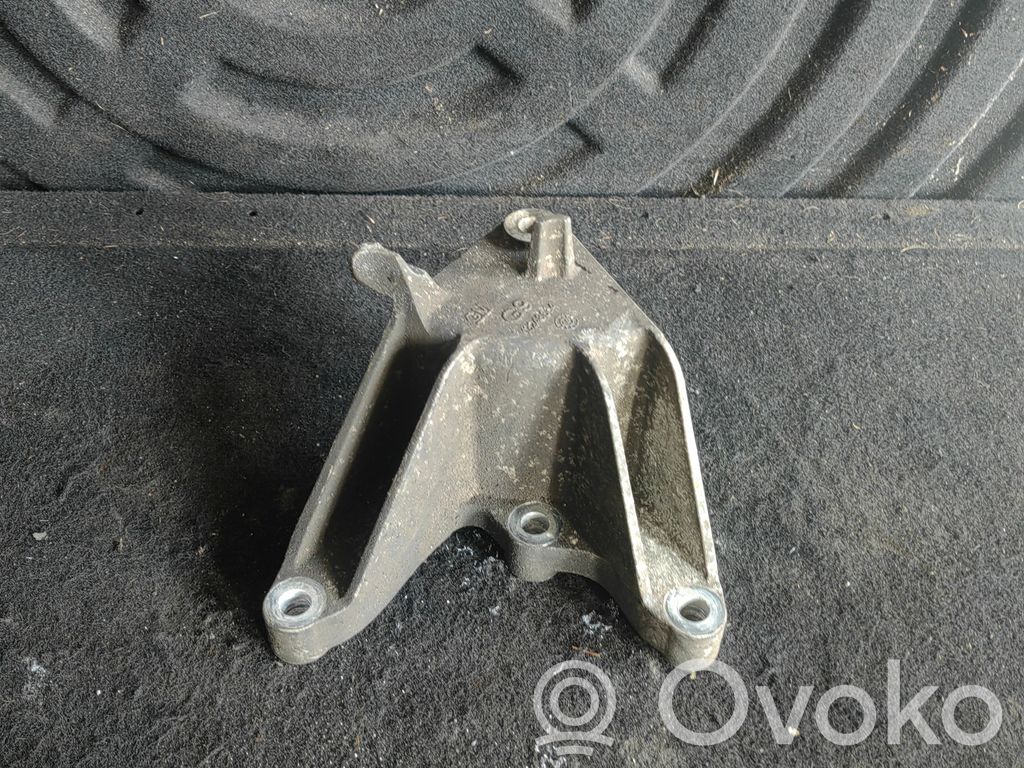 Opel Zafira C Engine mounting bracket 