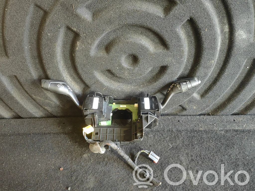 Ford Focus Wiper turn signal indicator stalk/switch 