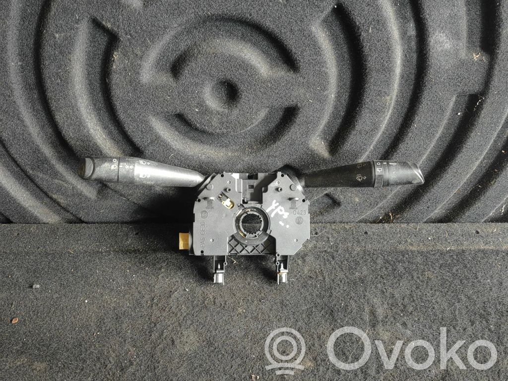 Chrysler Ypsilon Interruptor/palanca de limpiador de luz de giro 