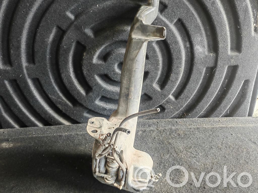 Opel Zafira B Windshield washer fluid reservoir/tank 