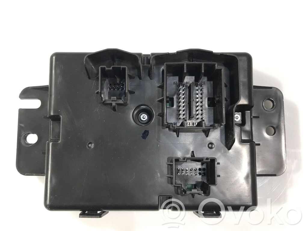 Chrysler Pacifica Air conditioning/heating control unit 
