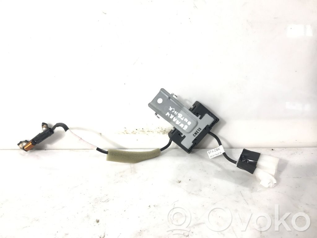 Subaru Outback (BS) Pystyantennivahvistin 