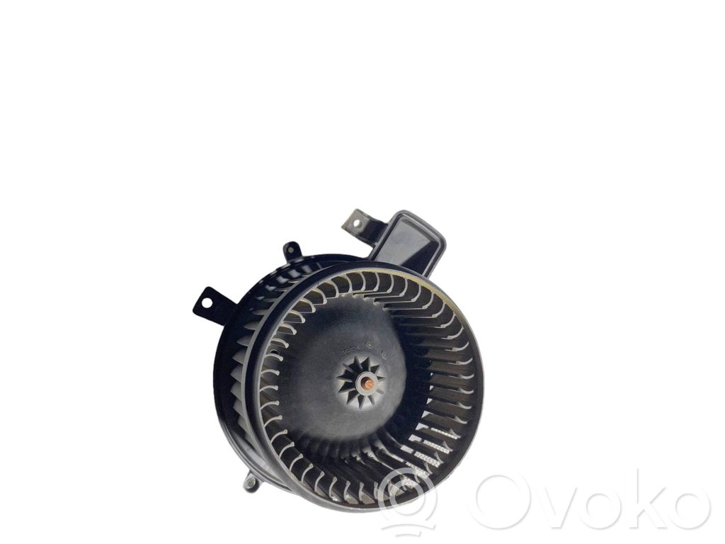 Chrysler 300C Mazā radiatora ventilators 