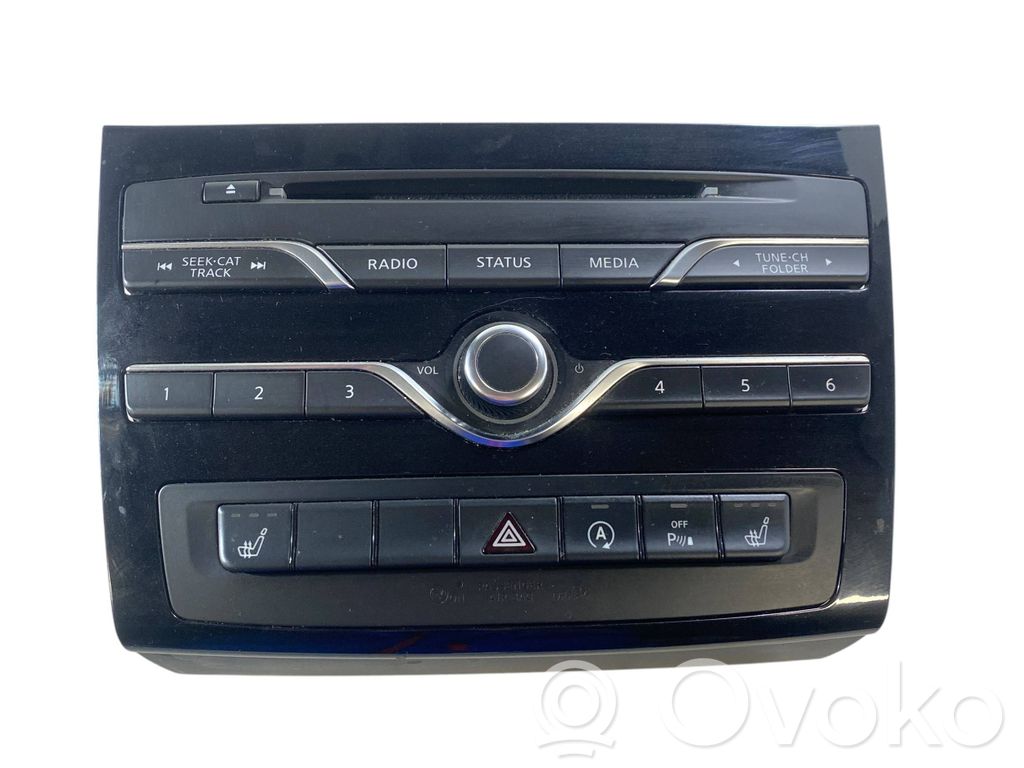 Infiniti QX30 Radio/CD/DVD/GPS head unit 
