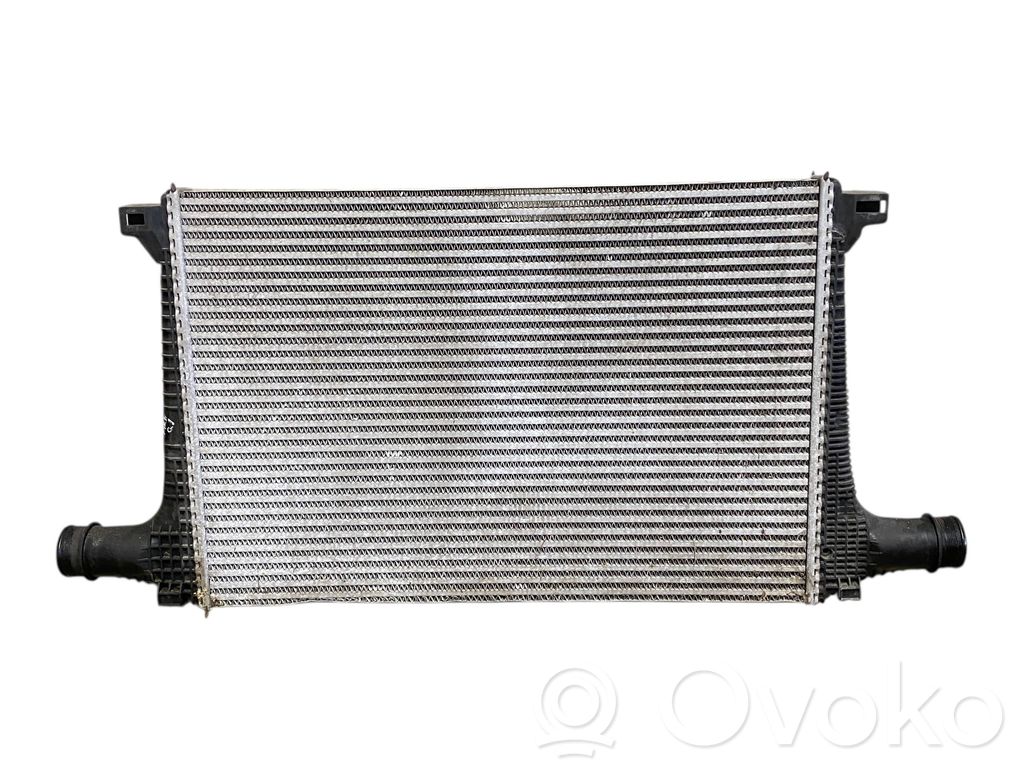 Audi Q8 Interkūlerio radiatorius 