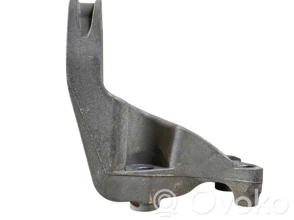 Ford Mustang VI Engine mounting bracket 