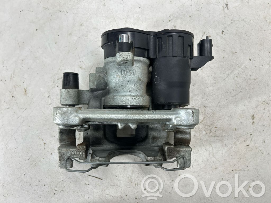 Ford Escape IV Tylny zacisk hamulcowy 