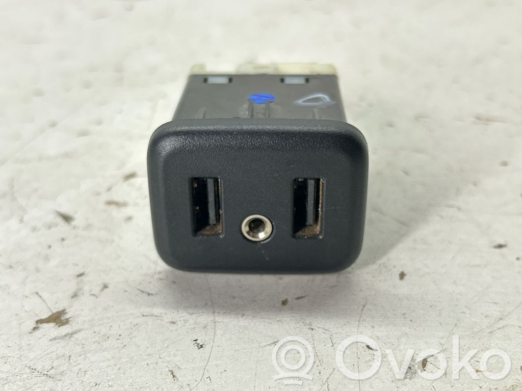 Buick Encore I USB socket connector 