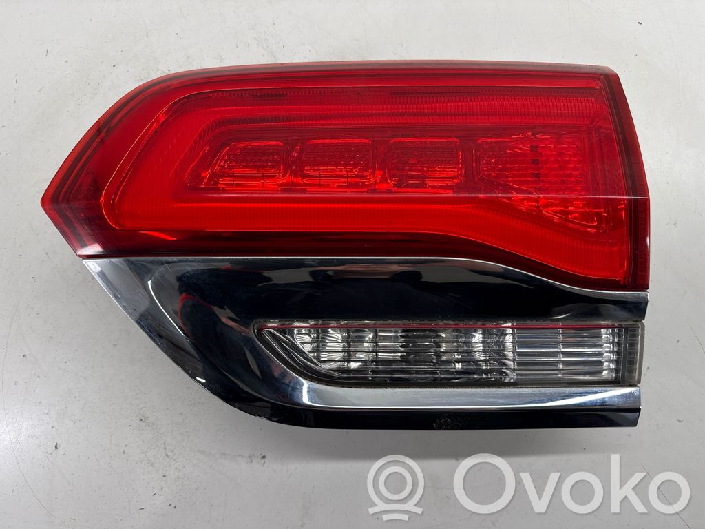 Lampy tylnej klapy bagażnika   68110046AD,P68110046AD,68110046AH,68110046AC,68110046AE,68110046AF,68110046AG