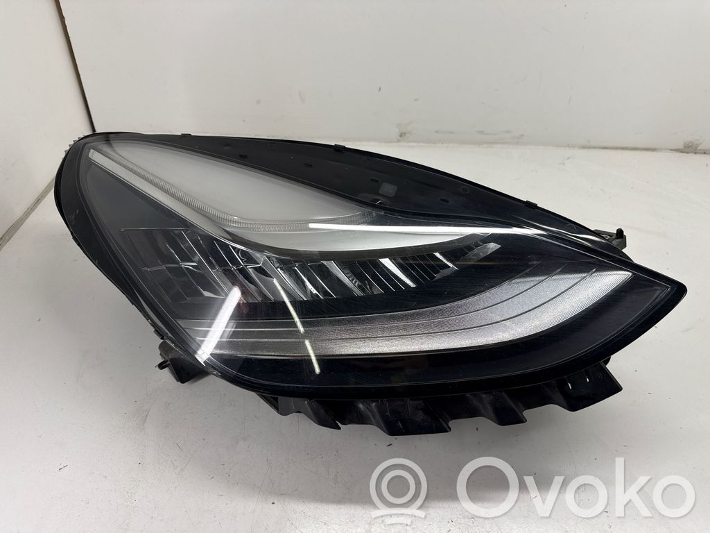 Tesla Model 3 Phare frontale 