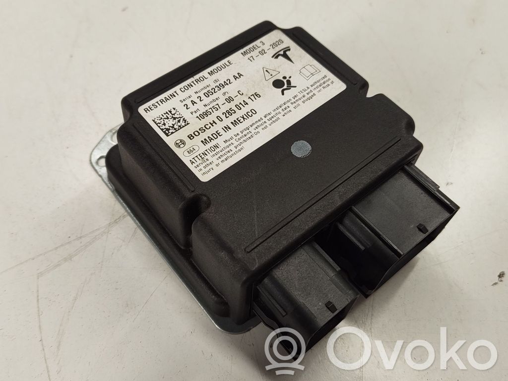 Tesla Model 3 Airbag control unit/module 