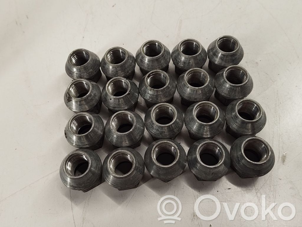 Tuercas/tornillos   102700200B,102700200