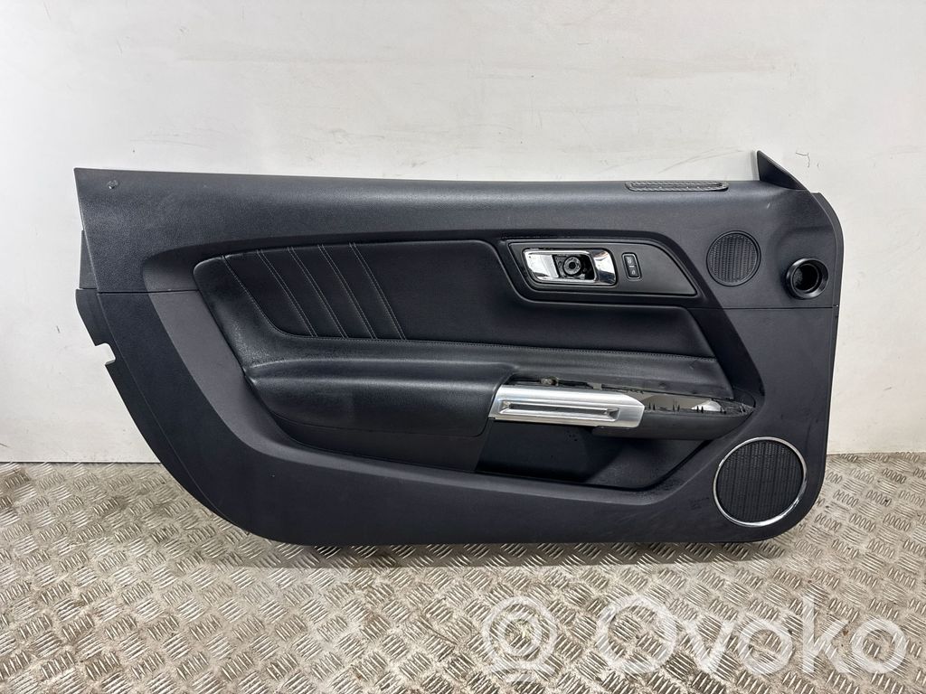 Ford Mustang VI Boczki / Poszycie drzwi przednich 