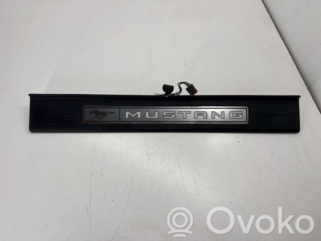 Ford Mustang VI Listwa progowa przednia 