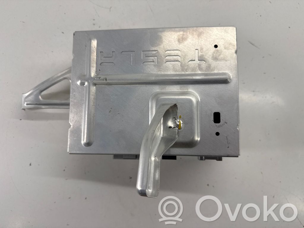 Tesla Model 3 Amplificador de sonido 