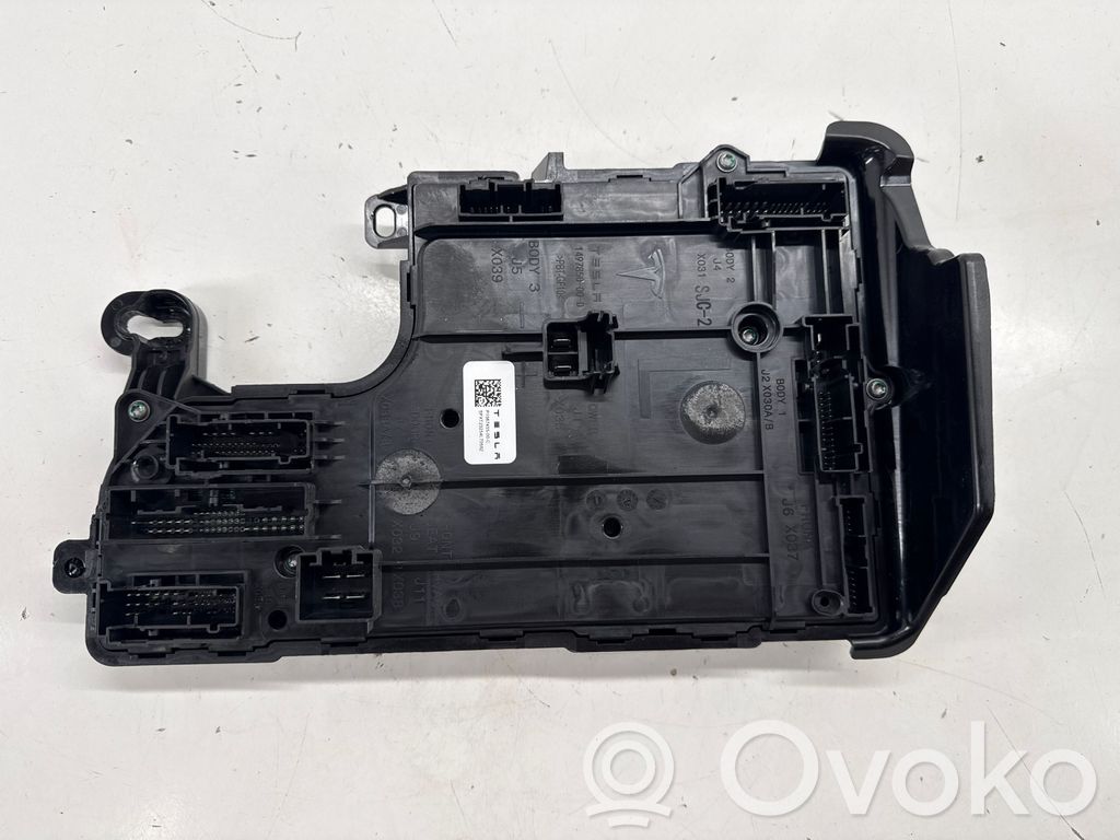 Tesla Model 3 Mukavuusmoduuli 