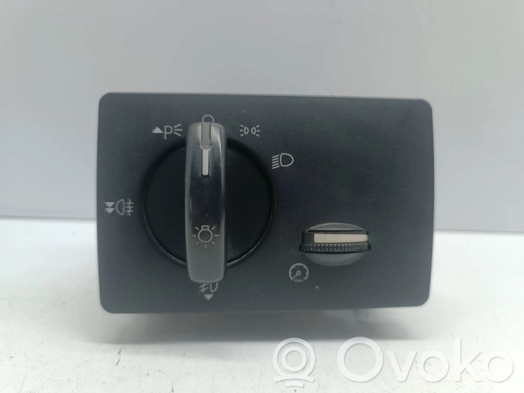 Ford Focus Light switch 