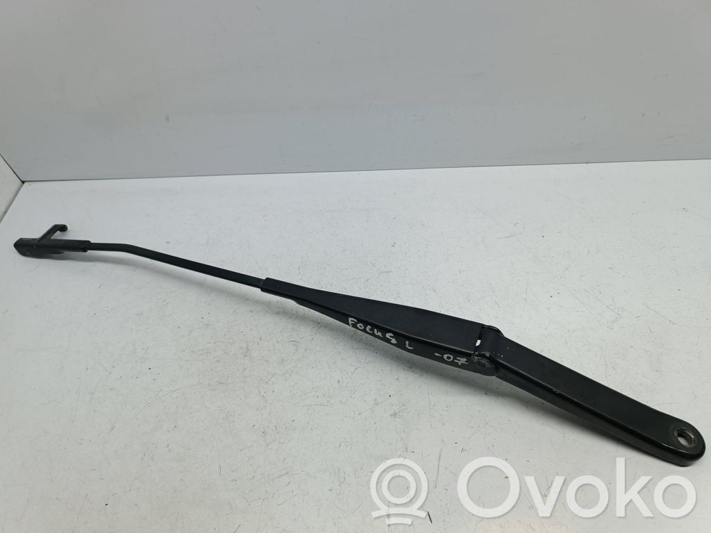Front wiper blade arm   4M5117526AC