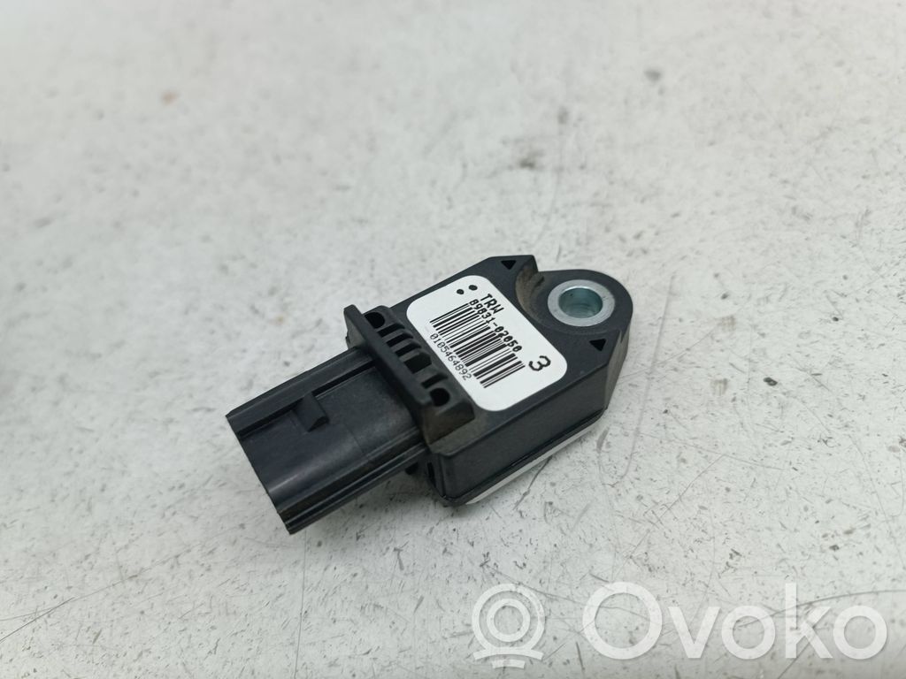Czujnik uderzenia Airbag   8983102050,0105464892