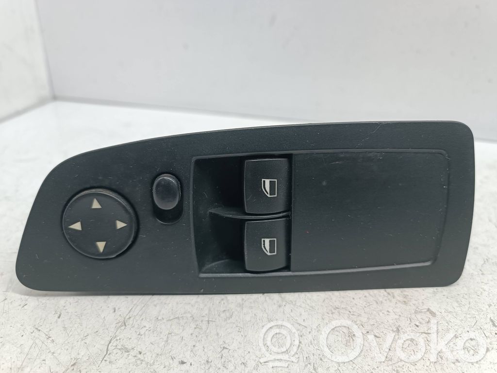 Electric window control switch   6970160,61316970160,06W30K103