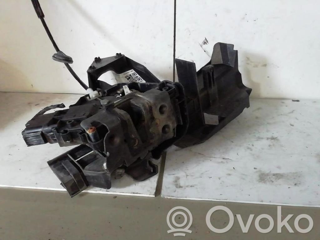 Front door lock   4894641
