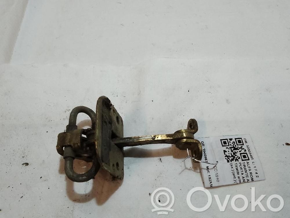 Alfa Romeo 156 Etuoven pidätin 