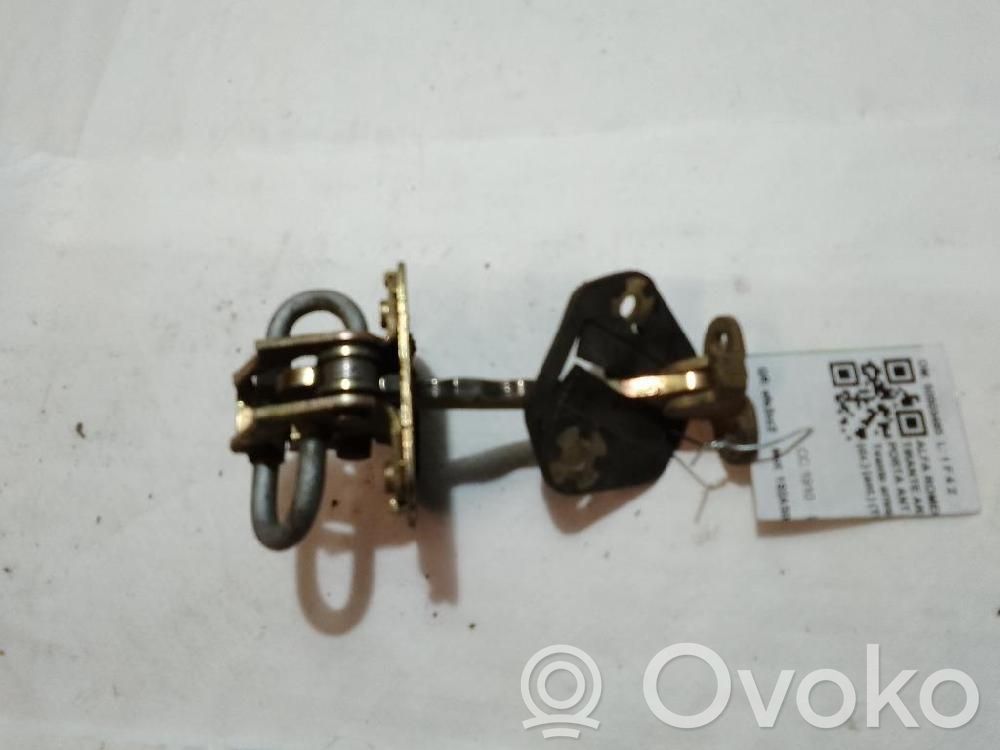 Alfa Romeo 156 Etuoven pidätin 