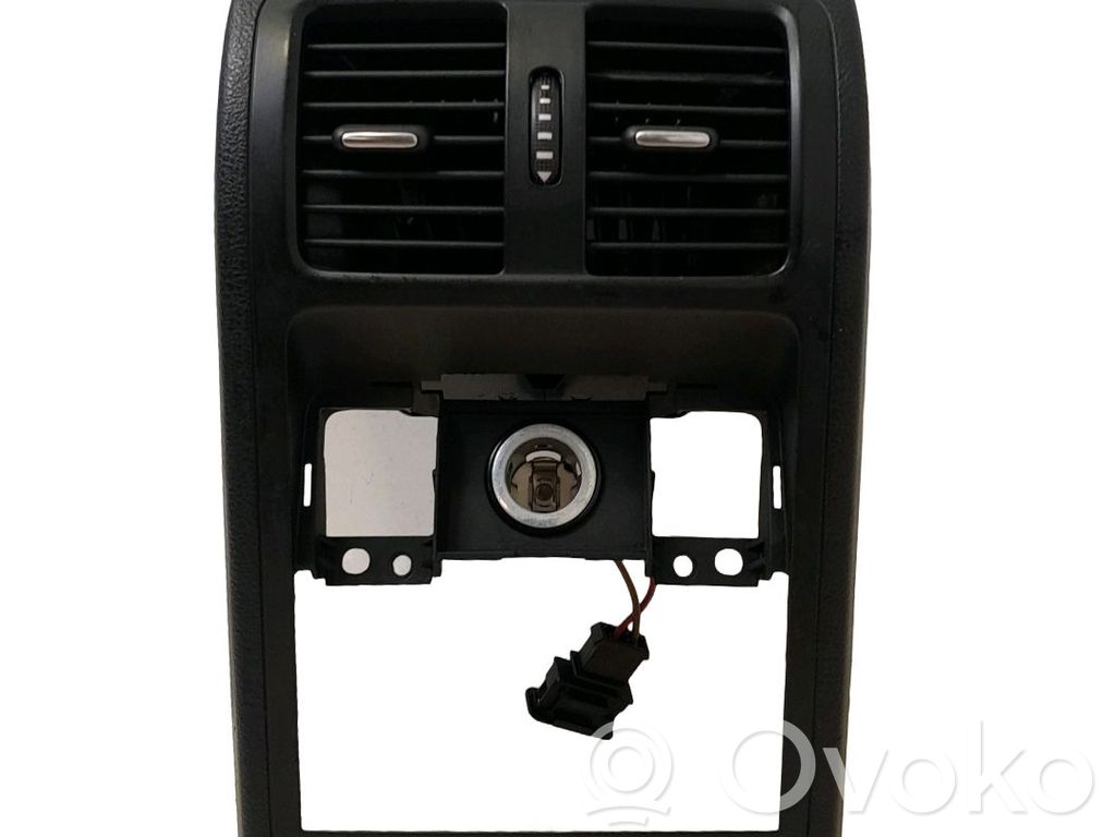 Volkswagen PASSAT B7 Griglia di ventilazione centrale cruscotto