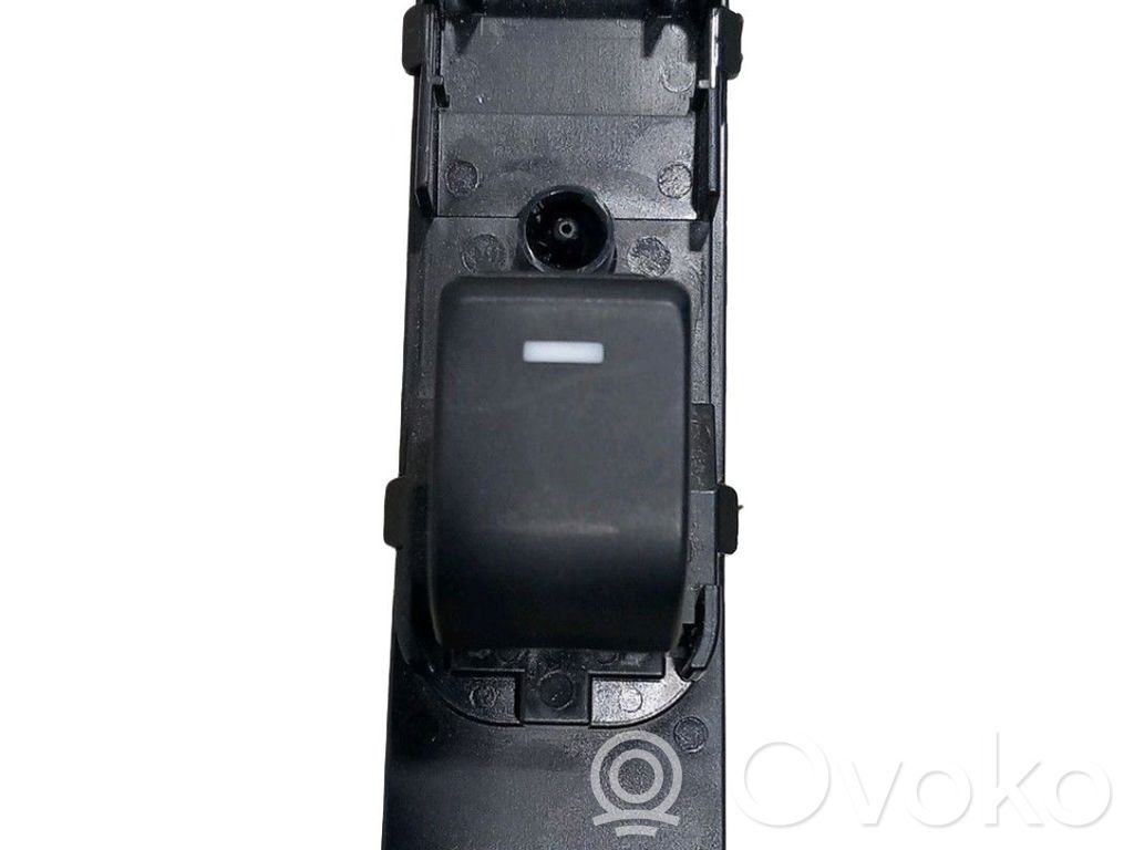 Electric window control switch   BPN266370A