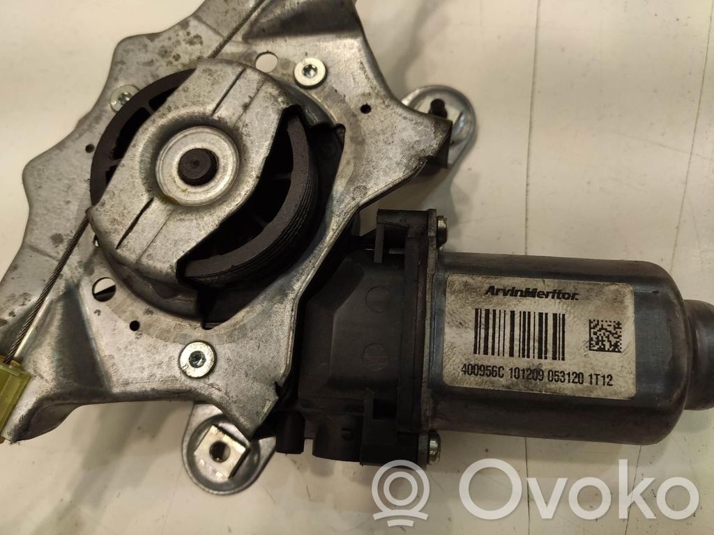 Renault Twingo II Macara ușă față cu motor