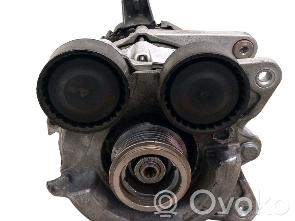 Renault Captur II Generatore/alternatore 