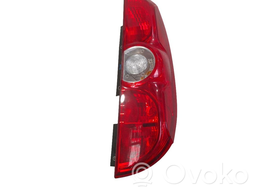 Fiat Doblo Feux arrière / postérieurs
