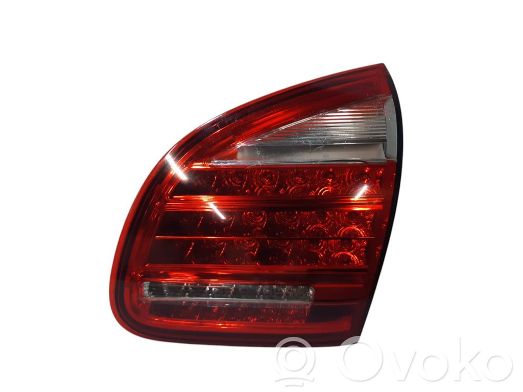 Porsche Cayenne (92A) Lampy tylnej klapy bagażnika 